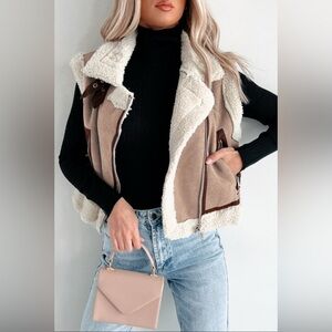 Jenna -Khaki Sherpa Lined Collar Vest